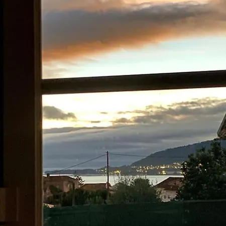 Casa Do Vale - Moradia-rio Minho-seixas-caminha - Casa De Ferias Completa Com Piscina Дом отдыха Каминья