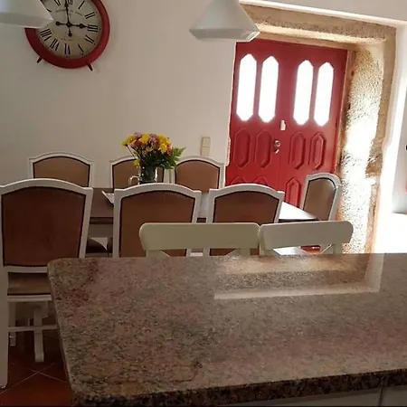 Casa Do Vale - Moradia-rio Minho-seixas-caminha - Casa De Ferias Completa Com Piscina Дом отдыха