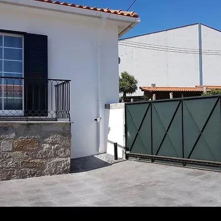 Casa Do Vale - Moradia-rio Minho-seixas-caminha - Casa De Ferias Completa Com Piscina * Каминья