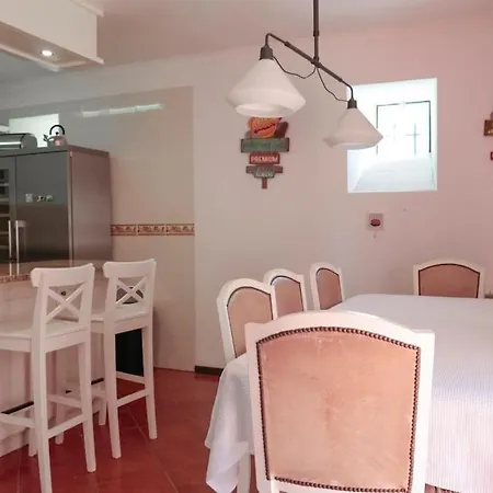 Дом отдыха Casa Do Vale - Moradia-rio Minho-seixas-caminha - Casa De Ferias Completa Com Piscina